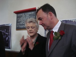 Angela-Lansbury-and-Jon-Cruddas